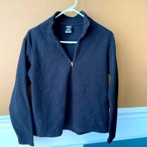 Patagonia Women’s Black Quarter Zip Fleece Size Medium